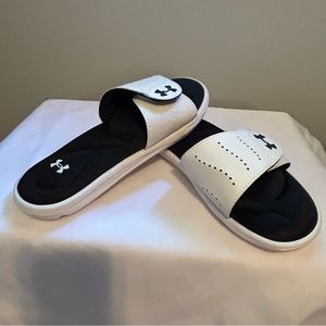 Under Armour size 8 slider flip flop shoes white with black NWOT